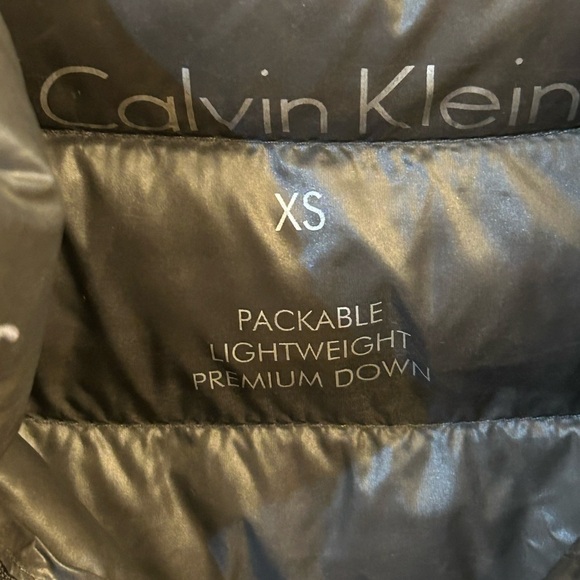 Calvin Klein Women's Charcoal Lightweight Puffer Jacket - Picture 6 of 10